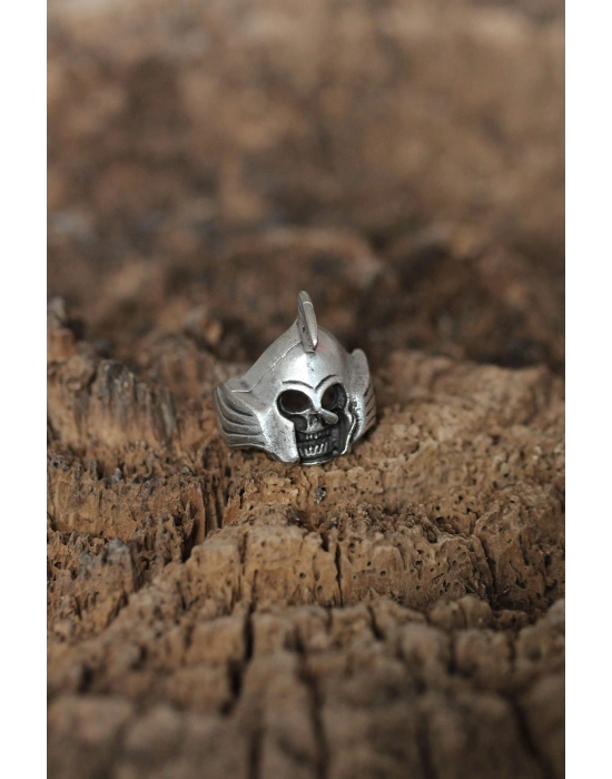 Ayarlanabilir Miğferli Kuru Kafa Tasarımlı Erkek Yüzük