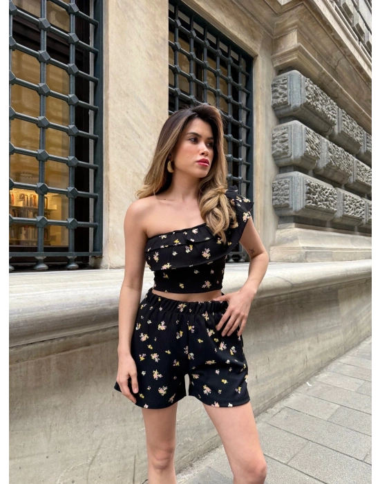 Baskılı fırfırlı şortlu takım