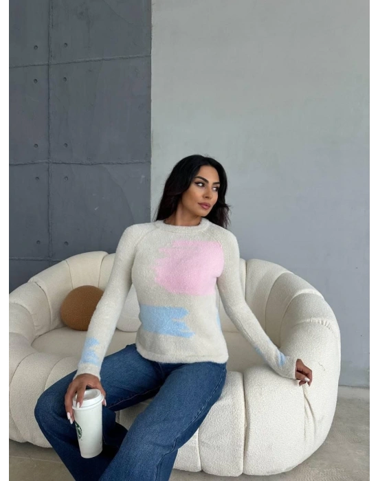 Bıyıklı triko kazak beyaz