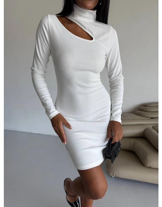 Boğazlı gögüs dekolteli elbise beyaz f2333