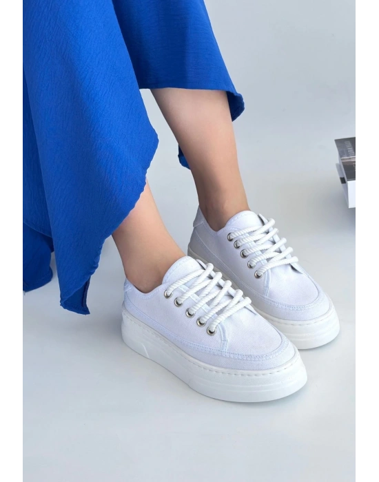 Carin Beyaz Keten Bağcıklı Spor Ayakkabı