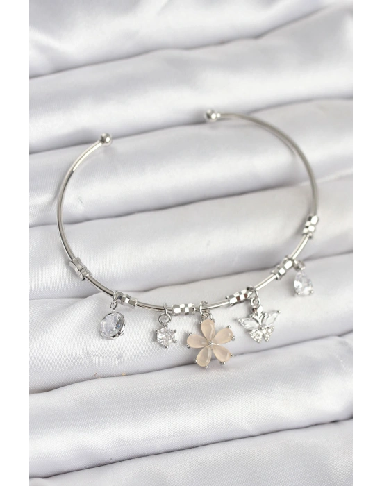 Çiçek ve Kelebek Charmlı Gümüş Renk Pirinç Kadın Bileklik