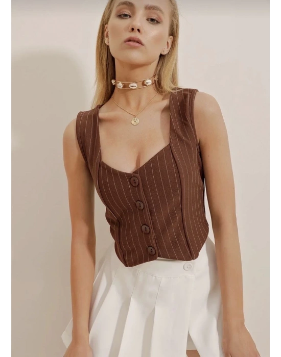 Çizgili krep düğmeli yelek kahve s3395