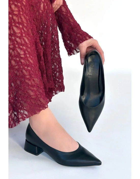 Ferla Siyah Cilt Topuklu Ayakkabı