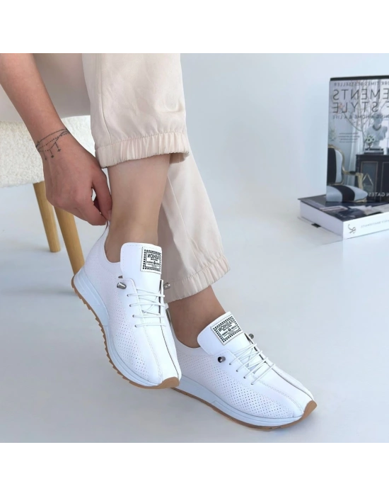 Fiert Beyaz Cilt Bağcıklı Spor Ayakkabı