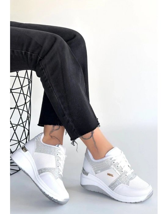 Geja Beyaz Cilt Bağcıklı Spor Ayakkabı