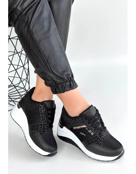 Geja Siyah Cilt Bağcıklı Beyaz Tabanlı Spor Ayakkabı