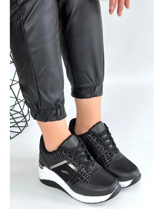 Geja Siyah Cilt Bağcıklı Beyaz Tabanlı Spor Ayakkabı