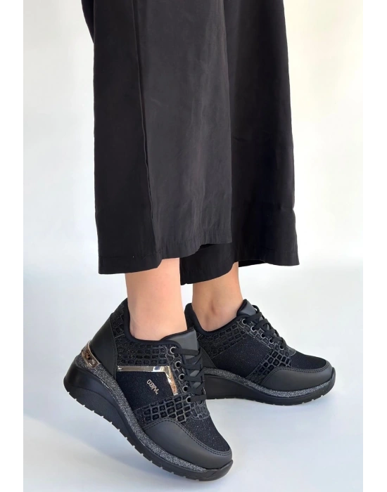 Geja Siyah Cilt Bağcıklı Spor Ayakkabı