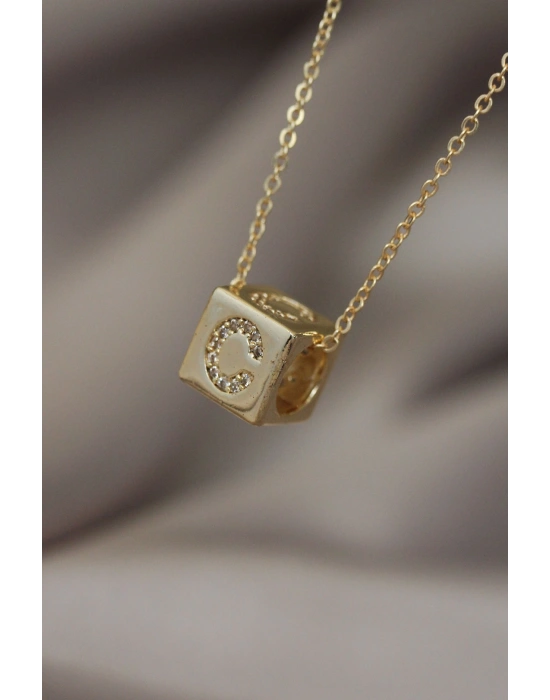 Gold Renk Zirkon Taşlı Küp Model C Harfli Kolye