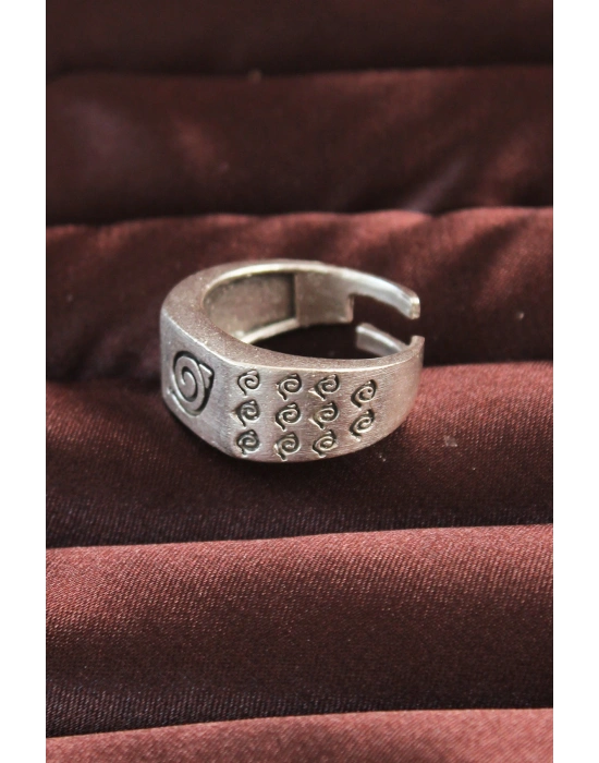 Gümüş Renk Motifli Ayarlamalı Erkek Yüzük