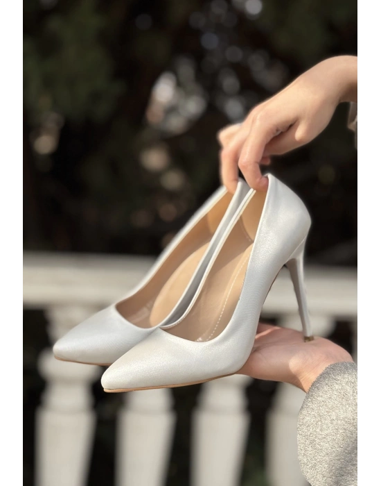 Hillar Gümüş Saten Stiletto Ayakkabı