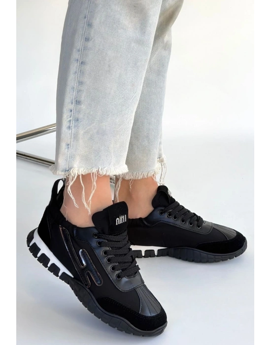 Huer Siyah Nubuk Bağcıklı Spor Ayakkabı