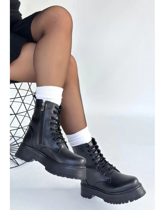 Jonni Siyah Cilt Bağcıklı Bot