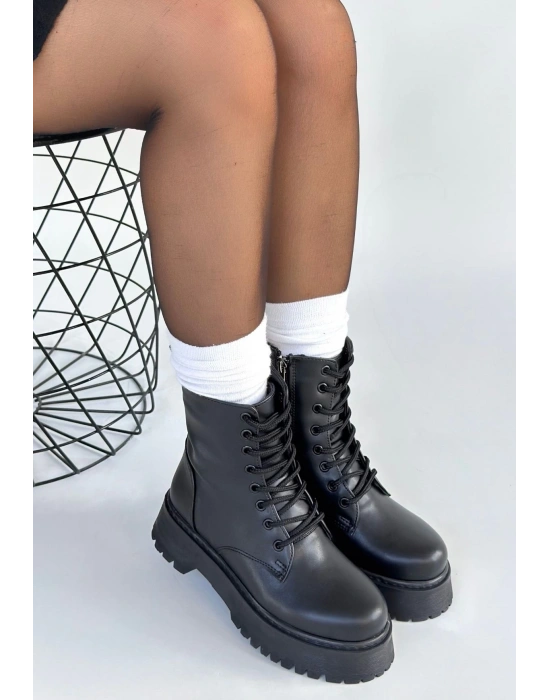 Jonni Siyah Cilt Bağcıklı Bot