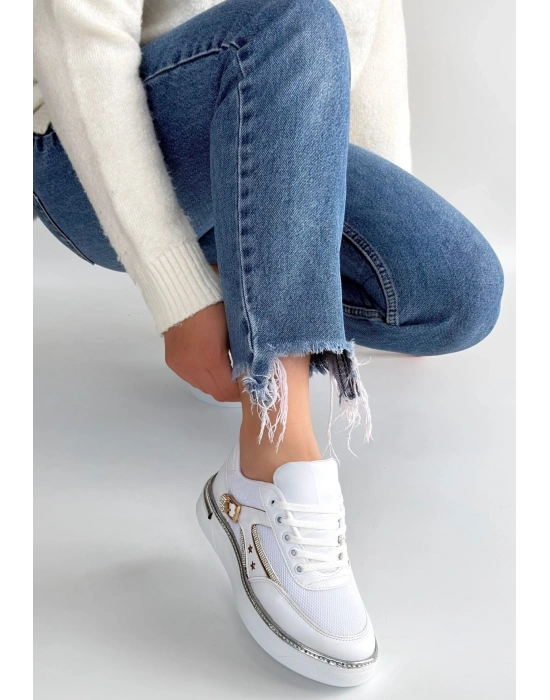 Junda Beyaz Cilt Bağcıklı Spor Ayakkabı