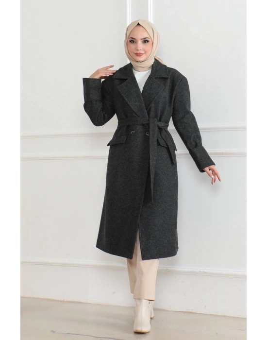 Kadın Kaşe Kaban – Uzun Boy 115 cm Kruvaze Yaka Kuşaklı Astarlı Kışlık Tesettür Kaban, Yünlü Dokuma Kaşmir Kumaş, Cepli Oversize Rahat Kalıp Şık Modern Kaban Mont Modeli (Günlük ve Özel Gün Kombinlerine Uygun) - Siyah