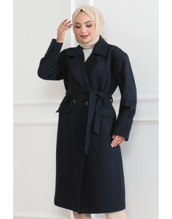 Kadın Kaşe Kaban – Uzun Boy Kruvaze Yaka Kuşaklı Tesettür Kaşe Kışlık Kaban, Astarlı Şık Yünlü Dokuma Oversize Rahat Kalıp Cepli Düğmeli Modern Kap Modeli - Lacivert