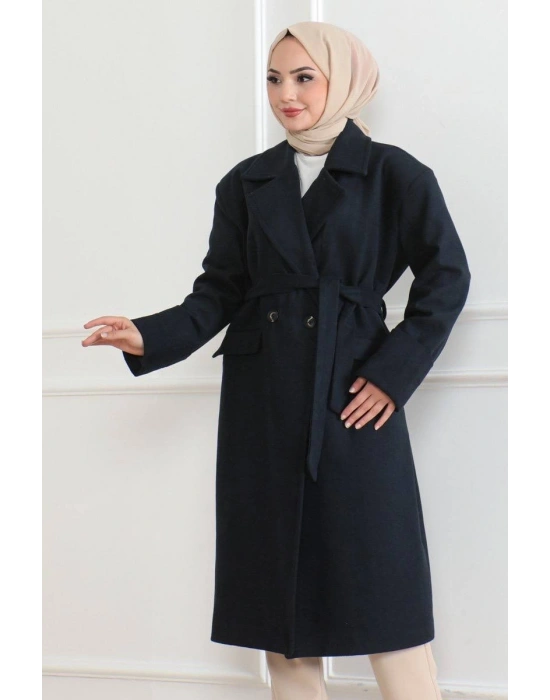 Kadın Kaşe Kaban – Uzun Boy Kruvaze Yaka Kuşaklı Tesettür Kaşe Kışlık Kaban, Astarlı Şık Yünlü Dokuma Oversize Rahat Kalıp Cepli Düğmeli Modern Kap Modeli - Lacivert