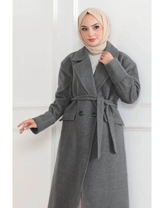 Kadın Kaşe Kaban – Uzun Boy Kruvaze Yaka Kuşaklı Tesettür Kaşe Kışlık Kaban, Astarlı Şık Yünlü Dokuma Oversize Rahat Kalıp Cepli Düğmeli Modern Kap Modeli - Gri