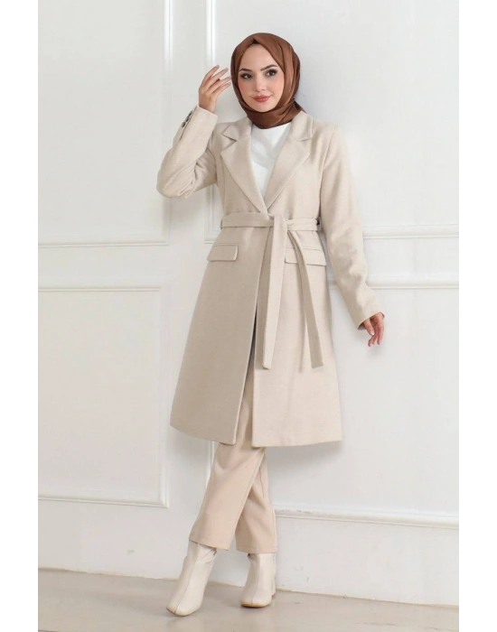 Kadın Kaşe Kaban – Uzun Boy Kruvaze Yaka, Kuşaklı Tesettür Kışlık Kaban, Astarlı Şık Yünlü Dokuma Oversize Rahat Kalıp, Cepli Modern Kaşe Mont Modeli - Bej