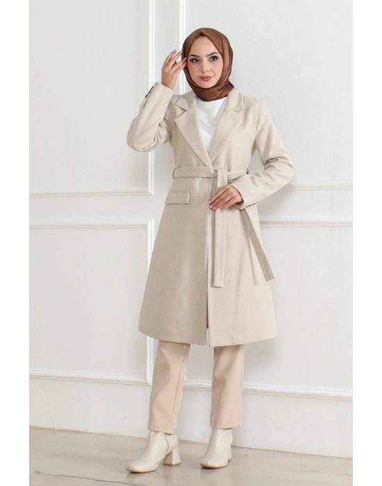Kadın Kaşe Kaban – Uzun Boy Kruvaze Yaka, Kuşaklı Tesettür Kışlık Kaban, Astarlı Şık Yünlü Dokuma Oversize Rahat Kalıp, Cepli Modern Kaşe Mont Modeli - Bej