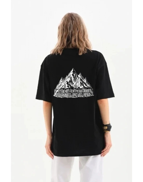 Kadın Nihilist Penguen Temalı Oversize Bisiklet Yaka Tişört - Siyah