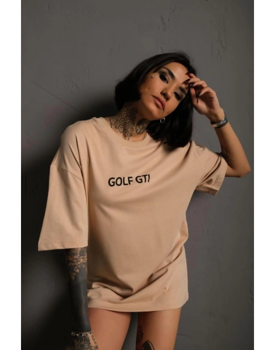 Kadın Oversize Baskılı Tişört – Golf GTI Retro Araba Desenli, Ön & Arka Dijital Baskı, Sokak Modası Stil - Bej