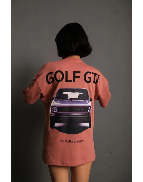 Kadın Oversize Baskılı Tişört – Golf GTI Retro Araba Desenli, Ön & Arka Dijital Baskı, Sokak Modası Stil- Gül Kurusu