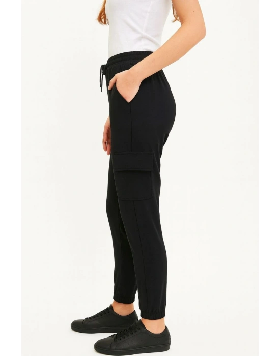 Kadın Siyah Jogger Eşofman Altı Rahat Kalıp, Kargo Cepli, Lastikli Paça, Günlük Spor Pantolon - Siyah