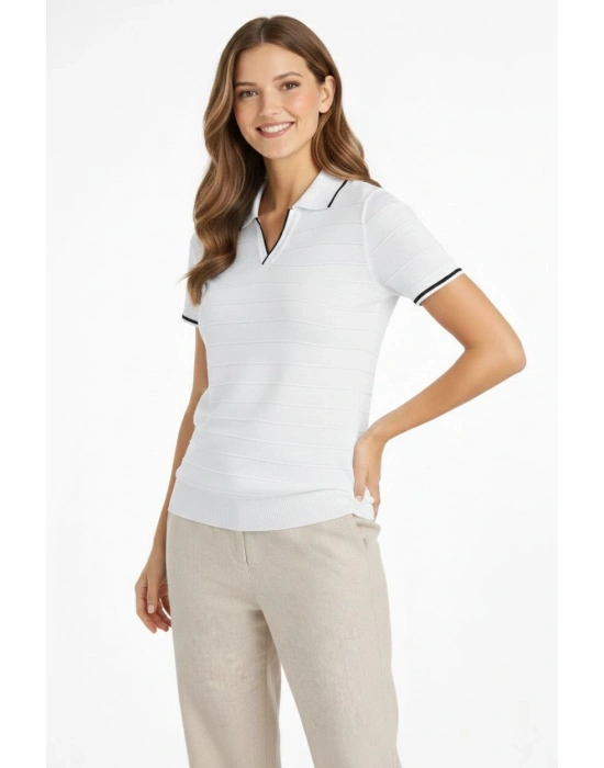 Kadın Triko Kumaş Yakalı Düğmesiz Açık Yaka Fitilli Kısa Kollu Regular Fit Tişört T-shirt - Beyaz