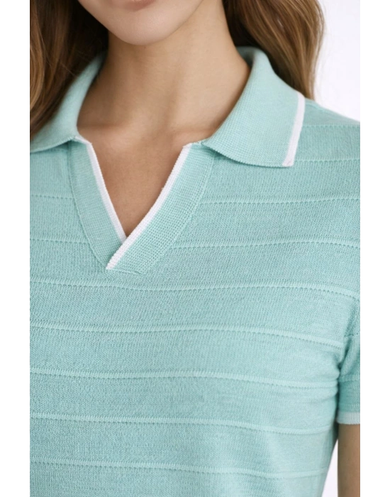 Kadın Triko Kumaş Yakalı Düğmesiz Açık Yaka Fitilli Kısa Kollu Regular Fit Tişört T-shirt - Mint Yeşili