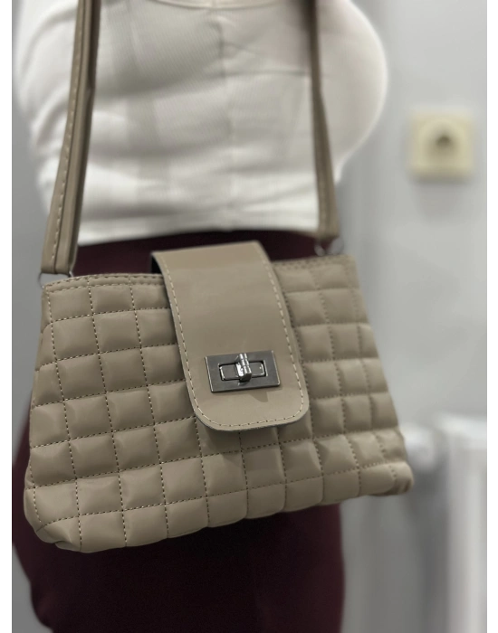 Kapaklı kapitone vizon cilt çanta