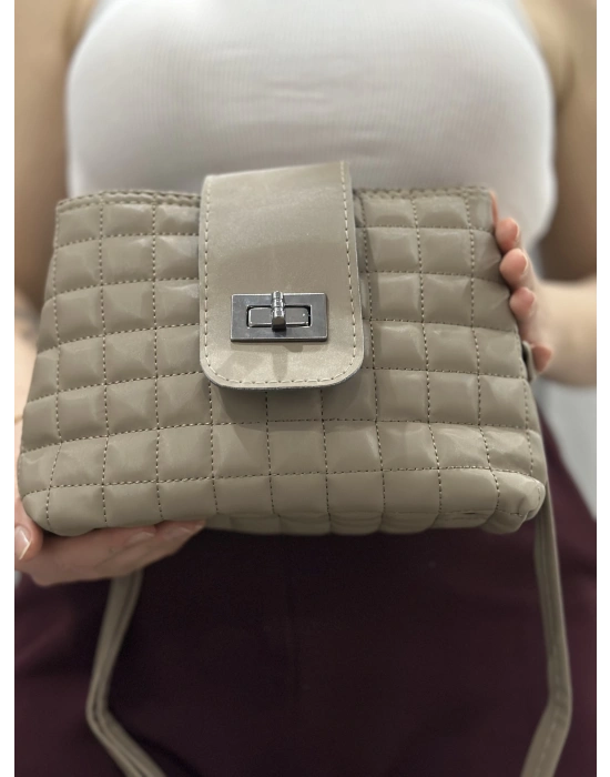 Kapaklı kapitone vizon cilt çanta