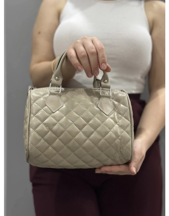 Kapaksız kapitone bej cilt çanta