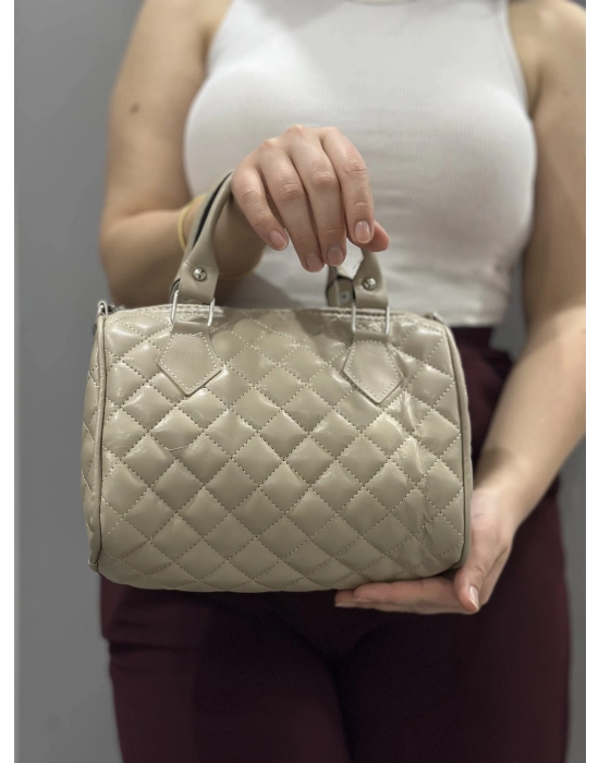 Kapaksız kapitone bej cilt çanta