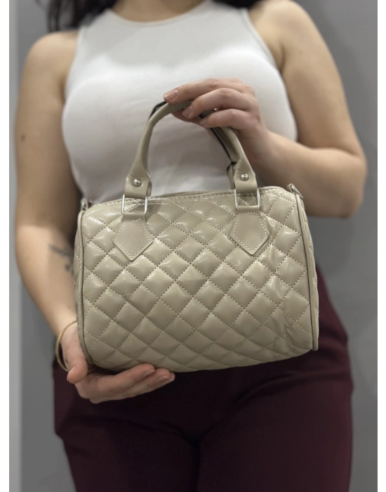 Kapaksız kapitone bej cilt çanta