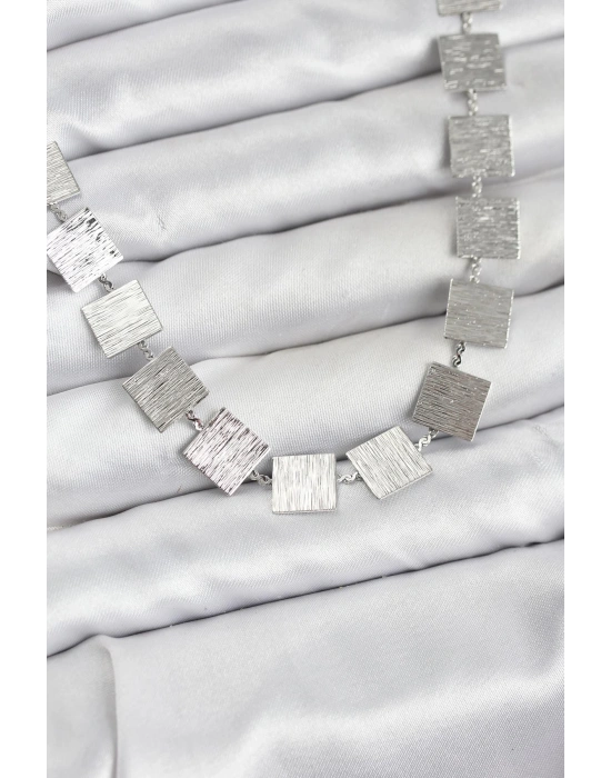 Kare Plaka Model Gümüş Renk Kadın Kolye