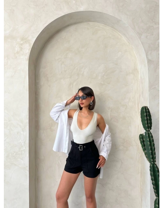 Kemer detaylı gabardin şort siyah s25289