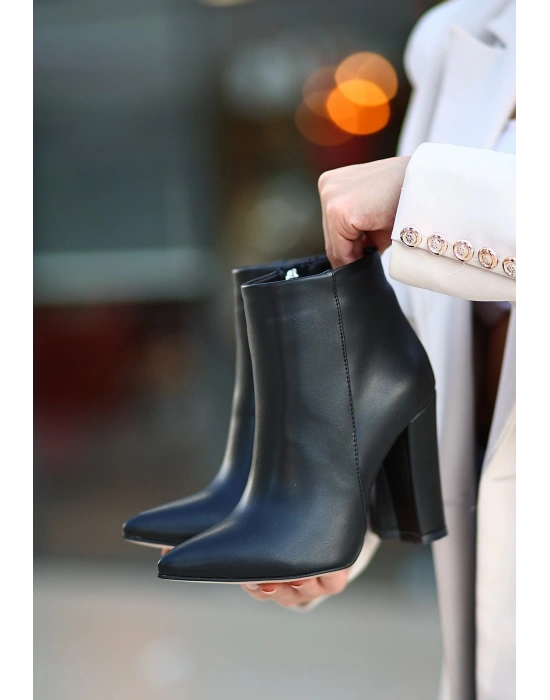 Loora Siyah Cilt Topuklu Bot