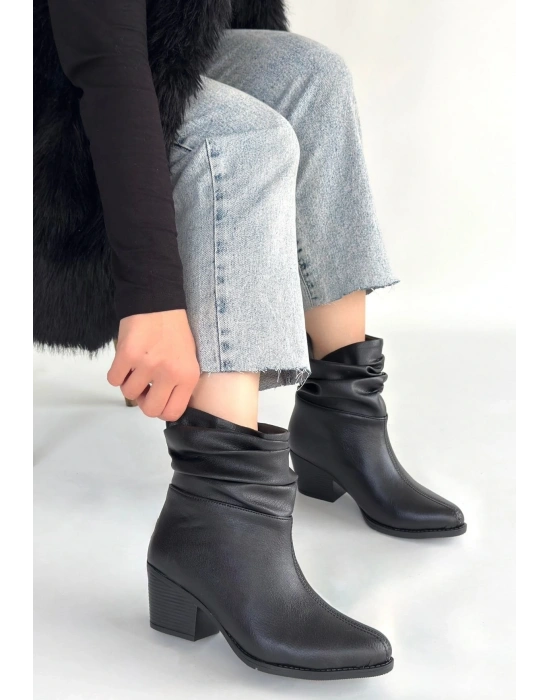 Lukana Siyah Cilt Topuklu Körüklü Bot