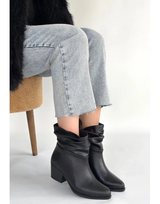 Lukana Siyah Cilt Topuklu Körüklü Bot