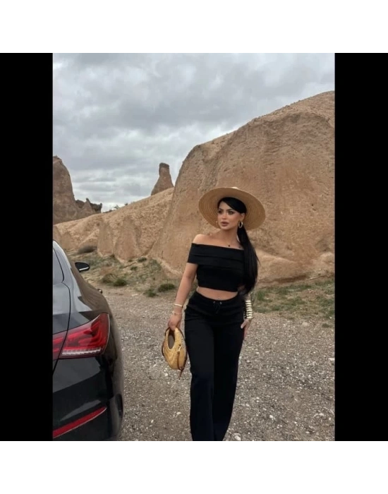 Madonna yaka bol paça pantolonlu takım