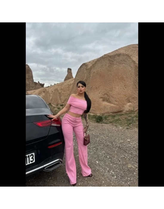 Madonna yaka bol paça pantolonlu takım