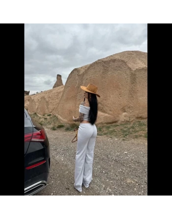 Madonna yaka bol paça pantolonlu takım