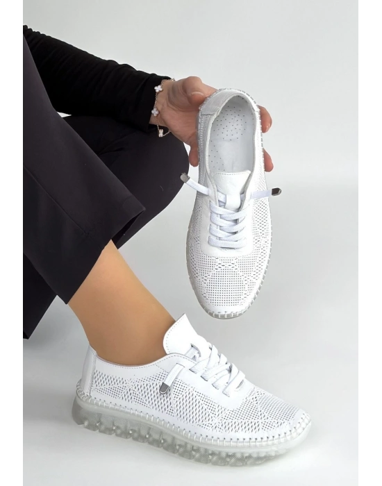 Merja Beyaz Deri Bağcıklı Spor Ayakkabı