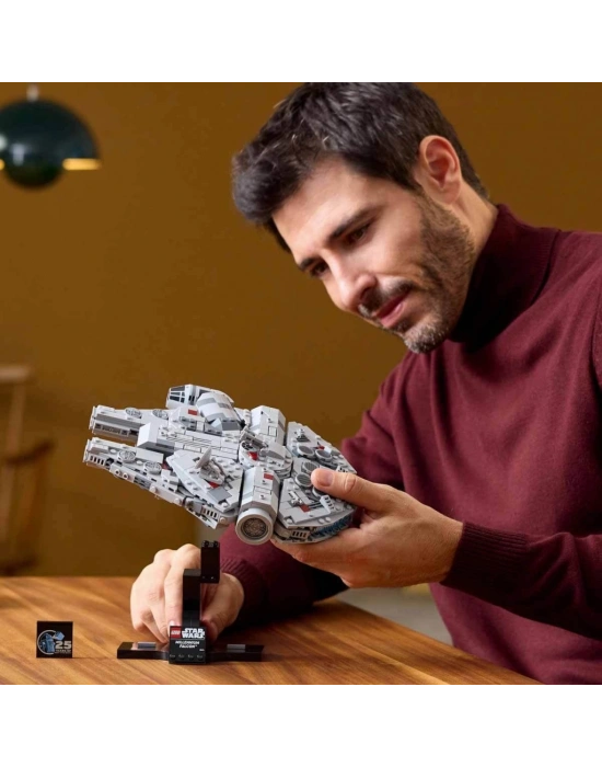 Millennium Falcon 75375