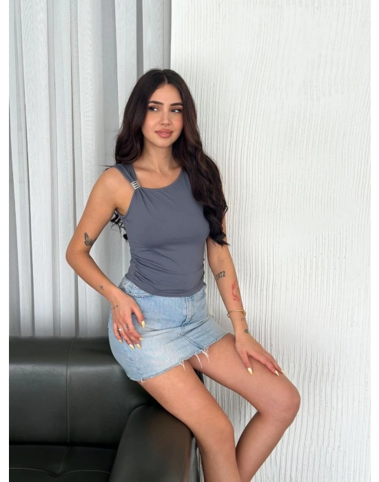 Osy Modal Yumuşak Dokulu Kumaş Bisiklet Yaka Kadın Sıfır Kol Bluz Omuz Toka Aksesuar Detaylı - Antrasit