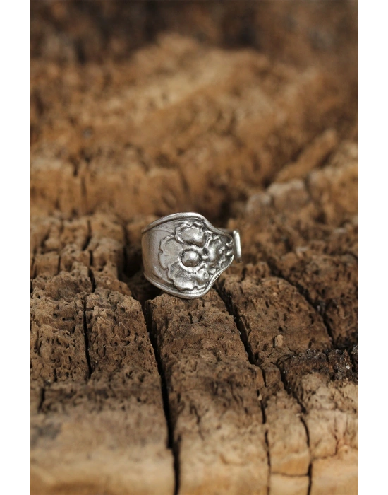 Otantik Çiçek Tasarımlı Ayarlamalı Kadın Yüzük