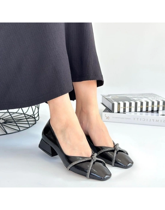 Pety Siyah Rugan Topuklu Ayakkabı